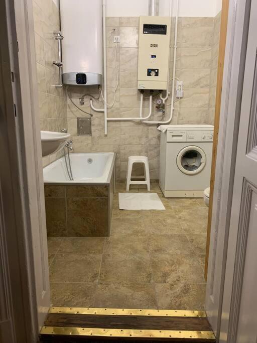 Central Location For One Person Budapest Ngoại thất bức ảnh